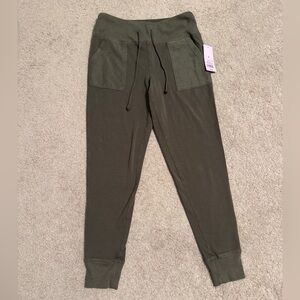 Wild Fable Army Green Sweatpants, Medium